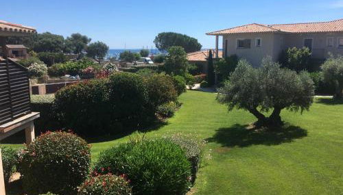 La corse les pieds dans l'eau - Foto 4