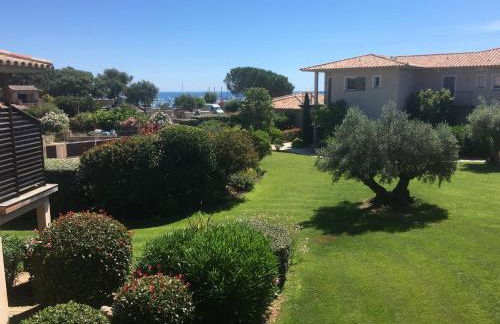 La corse les pieds dans l'eau - Foto 4