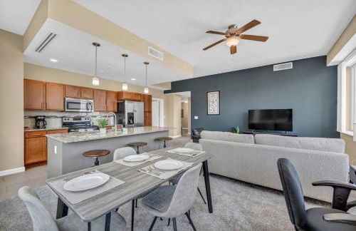 Downtown Flat w/ LAKE VIEW: Walk 2 Stadiums/Arenas - Photo 2