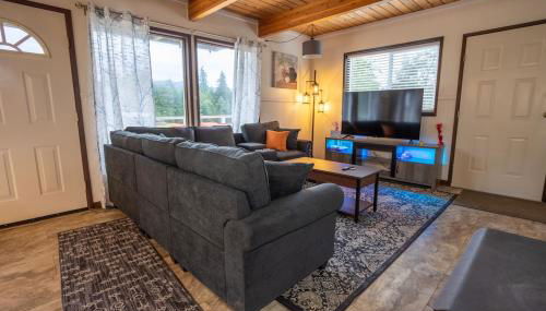 Mt Rainier!Best place to stay with family and friends! Sleeps10!4B 2B Home! Hottub!PondView!Paradise! - Foto 5