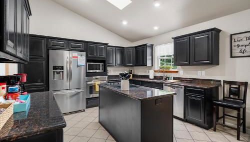 Pool, Hot Tub, Game Room & Sleeps 18! By StayLage - Foto 3, stove, dishwasher