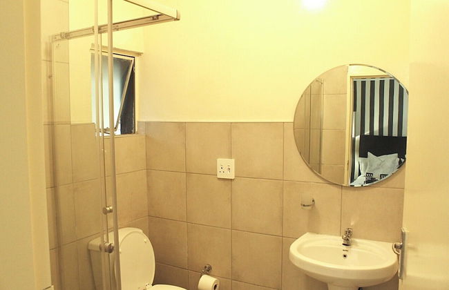 Exquisite 1-bed Apartment in Sandton - Photo 6