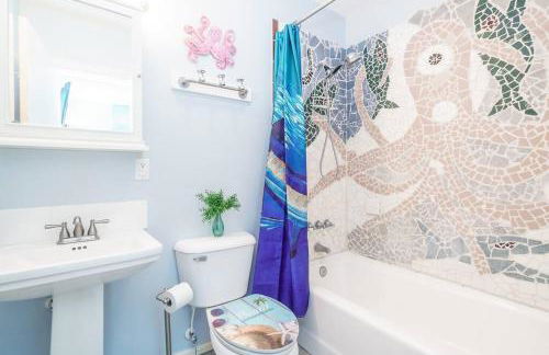 Why Knot Getaway…Rooftop with WaterView! Unit E - Foto 7