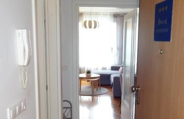Well-equipped apartment with free parking - Photo 7