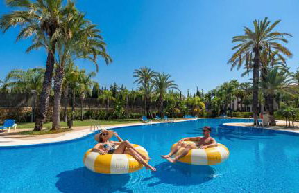 VACATION MARBELLA I Private HEATED Swimming pool, Walking distance to Puerto Banus, Security 24-7, BBQ, WiFi - Foto 4