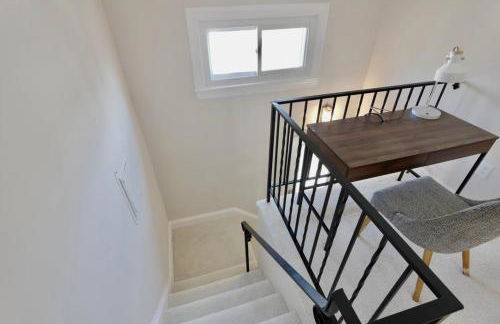 New Cabin in the Clouds Easy Downtown Access with Parking - 1 bedroom - Foto 7