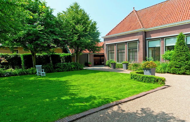 Comfortable Holiday Home in Former School - Photo 10