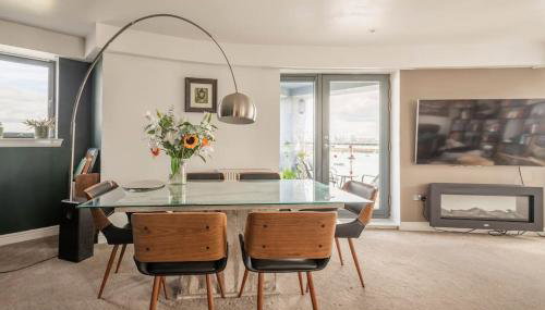 Calming Sea View City Apartment - Foto 2