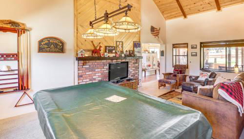 Hot Tub and Game Room! 30-Acre Vernon Retreat - Foto 2