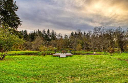 4-Bedroom Chateau in Southern Washington- Luxurious Retreat with Pond & Creek - Foto 69