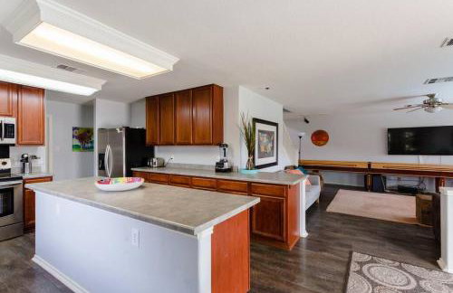 Amazing House with Pool, Arcade, Hot Tub and More - Accomodates 16 guests - Photo 21