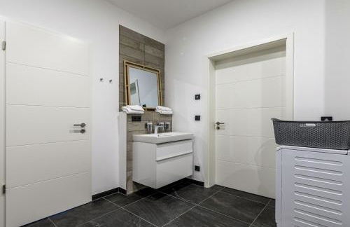 Sonnenblume in der Seefahrtschule - Foto 8