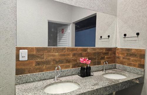 Linda Casa Nova e com piscina - Foto 12