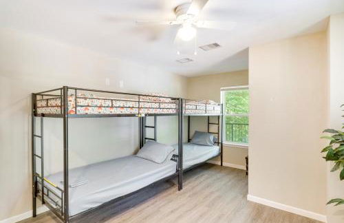 Hemphill Vacation Rental with Pool, Walk to Lake! - Foto 14