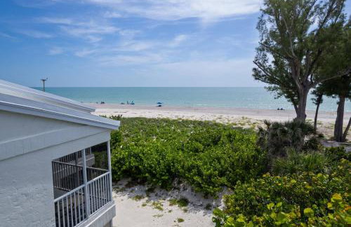 Beach Villa 2011 - Captiva One Bedroom Deluxe Beachfront Residence - Photo 22