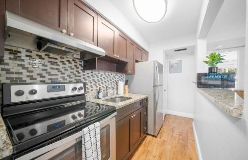 The Victor Apartments By Lowkl - Photo 14