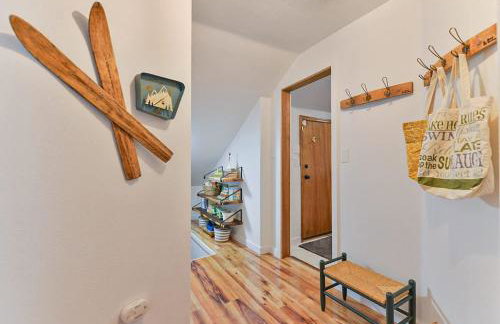 Huvila Haven Lake Front Home with Dock and Hot Tub - Foto 46