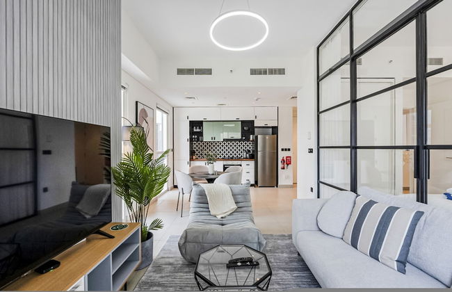 Luxury at Socio Dubai Hills 2 Beds Sleeps 4 - Photo 4