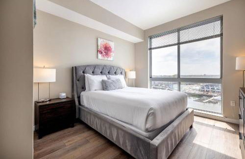 Gorgeous Apt w Harbor Views & Gym - Foto 9