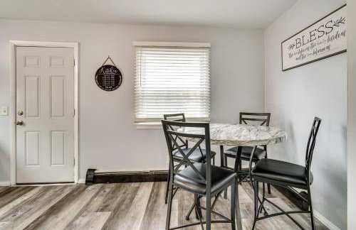 4 Mi to Dtwn Rochester: Charming Apt w/ Patio! - Foto 8