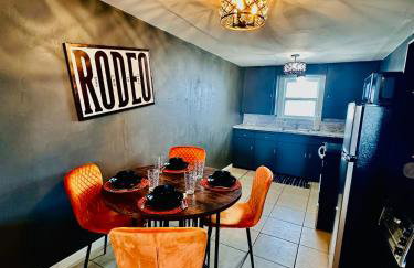 1 Bed1 Bath Condo wKitchenLR-Sleeps up to 4PP - Foto 19