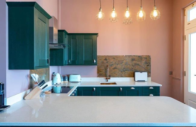 Stylish Beachfront Luxury With Sweeping Sea Views - Foto 27