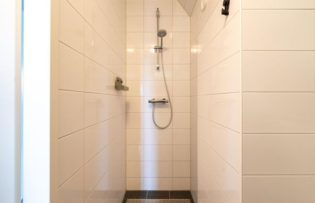 Luxurious Holiday Home With Parking - Photo 26