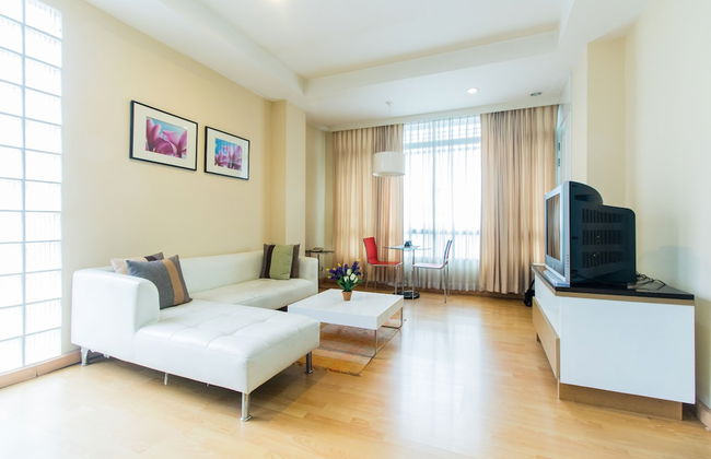 Silom convent garden - Photo 61