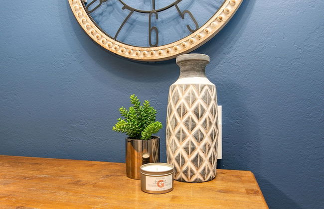 Azure Suite Walkable Old Town Condo w/ Park View - Foto 18