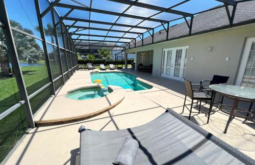 Magical Lakeview 4 Master Suites Pool Hot Tub BBQ Home Theater 2 Miles Disney - Foto 24