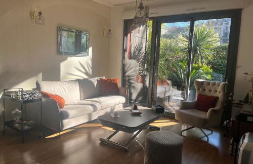 Terrasse Zen - Confort Nature & Accessibilité - 4 personnes - Parking gratuit - 20 min de Paris - Foto 1