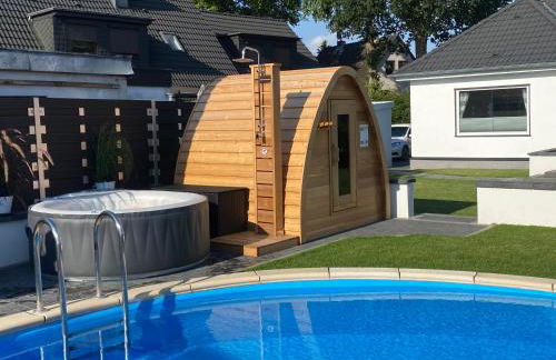 Luxuriöses Ferienhaus Anita mit Pool, Whirlpool und Sauna nahe Timmendorfer Strand, Travemünde und Lübeck - Foto 9