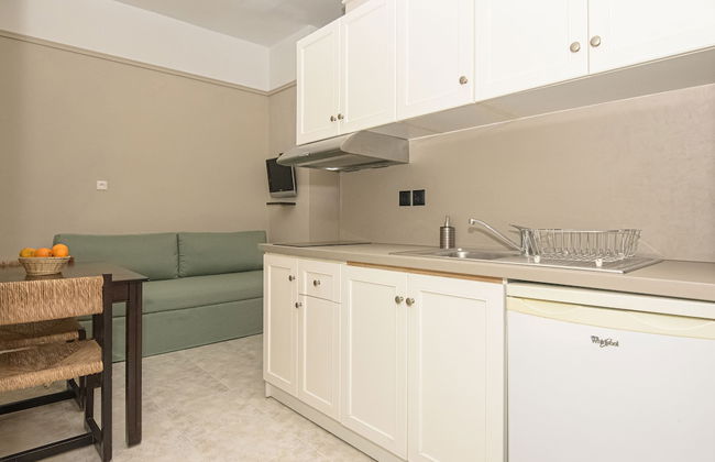 Talos Hotel Apartments - Photo 16