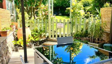 Village Cottage Marple - Foto 1, Garden, Garden view