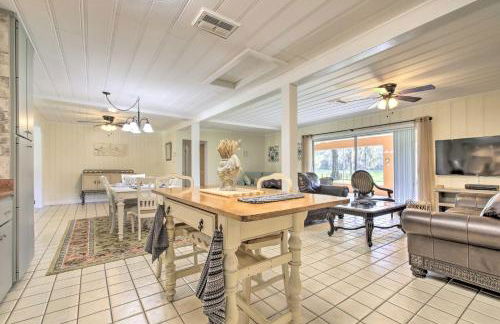 Rainbow River Oasis with Kayaks and Furnished Sunroom! - Foto 6
