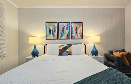 Stunning Lake views with King beds for HPU, Furniture Market, Greensboro, Winston - Photo 18