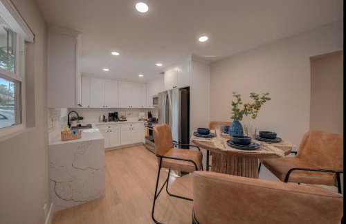 Folsom Old Town Escape • Cozy Cottage + Library - Foto 63