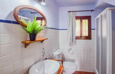 Stunning Home In Estepa With Wifi - Photo 30