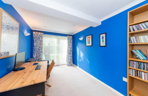 Cosy 3 Bedroom House near River Thames - Pass the Keys - Photo 19