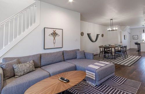 Ann Avenue Spacious 3BR Home with Games, Yard and Near Downtown - Photo 10