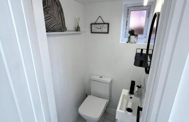 Spacious, cosy & stylish 3 Bed Home in Salford, near Trafford Park - Free Parking - Foto 13