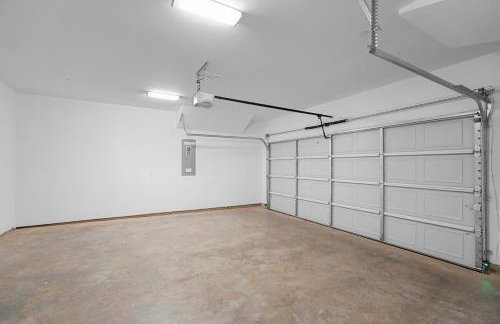 Modern 2BR l Pet-Friendly l Private Baths - Foto 8