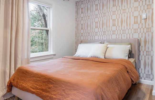 Charcoal Chalet by Avantstay A+ Design w/ Firepit - Foto 14