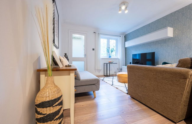 Llansannor Drive by Tŷ SA - Free Parking - Photo 17