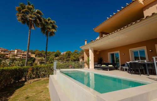 Private heatable infinity pool with sea views in La Mairena, Marbella - Foto 44