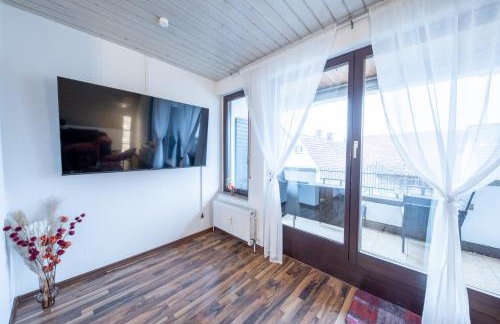 Modernes Apartment mit Balkon, Parkplatz, Waschmaschine für 4-5 Gäste - Foto 20