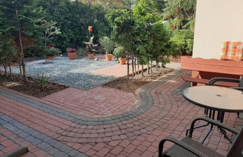 Apartamenty na przedmieściach RADZYMINA z prywatnym parkingiem i ogrodem FAKTURA - Foto 38