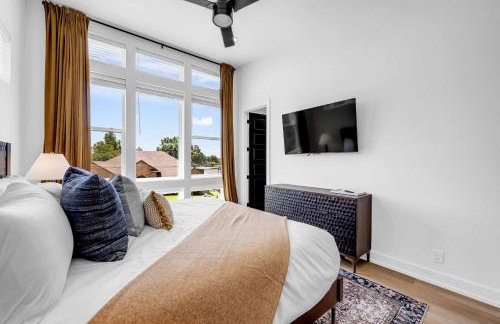 Lakefront Stay for 16 with Pool Dock & Game Room - Foto 42