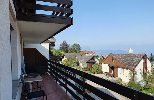 Cozy Apartment With Lake View for 6 Guests - Photo 15