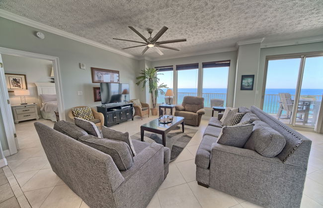 Luxurious Beachfront Condo with Beachside Pool Access and Free WiFi - Unit 1202 by RedAwning - Foto 16